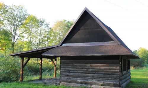Łukasz Bielski - Drewniany budynek w Lasku Miejskim w Jabłonkowie